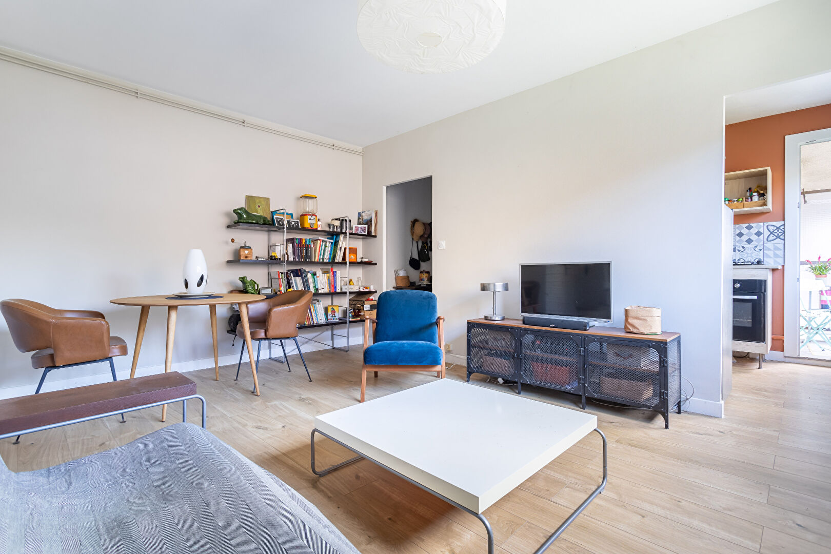 Clermont-Fd, rue de l'Industrie, T2, loggia, box, cave