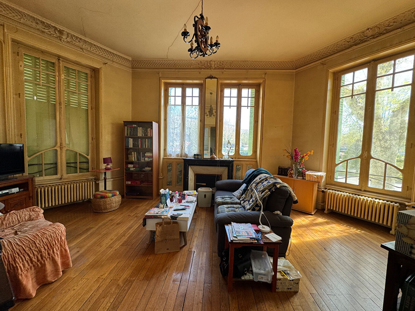 À VENDRE APPARTEMENT DE CARACTÈRE DE 124 M² IMMEUBLE CLASSÉ  VENDU LOUÉ