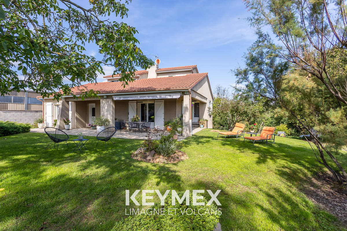 Maison Chatel Guyon 8 pièce(s) 210 m2