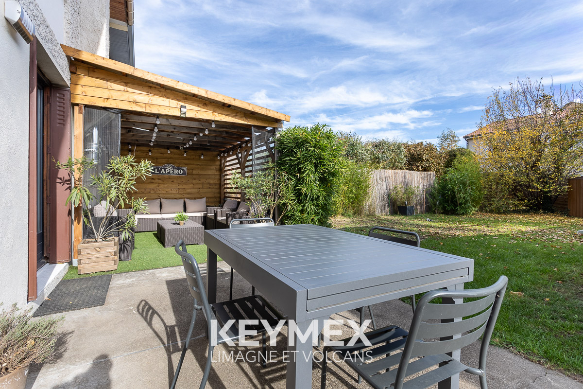 Grande maison familiale de 176 m²  6 pièces - jardin arboré - garage 60 m² - Cébazat