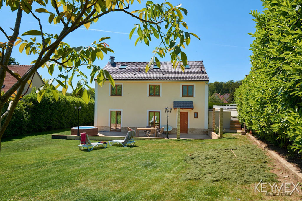 Maison Montsoult 7 pièces 210 m2 + S.SOl  aménagé, Terrain 1056m2 de terrain au calme