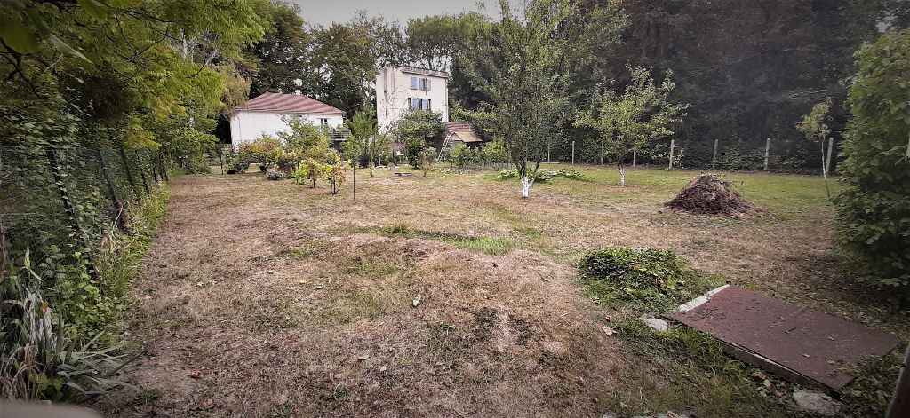 Terrain constructible à Butry Sur Oise de 578 m2