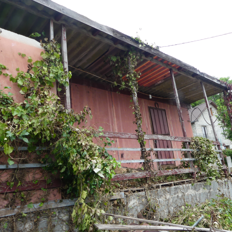 Bâtisse à rénover sur parcelle de 355m2