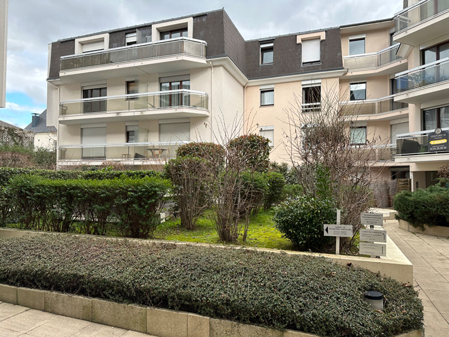 F2 55 m² aux pied de la gare de PONTOISE