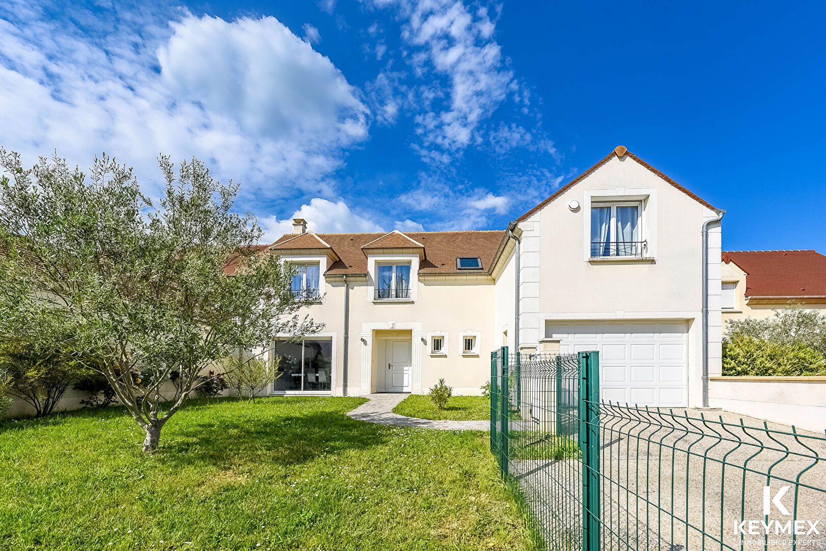 Maison contemporaine 7 pièce(s) 153m2