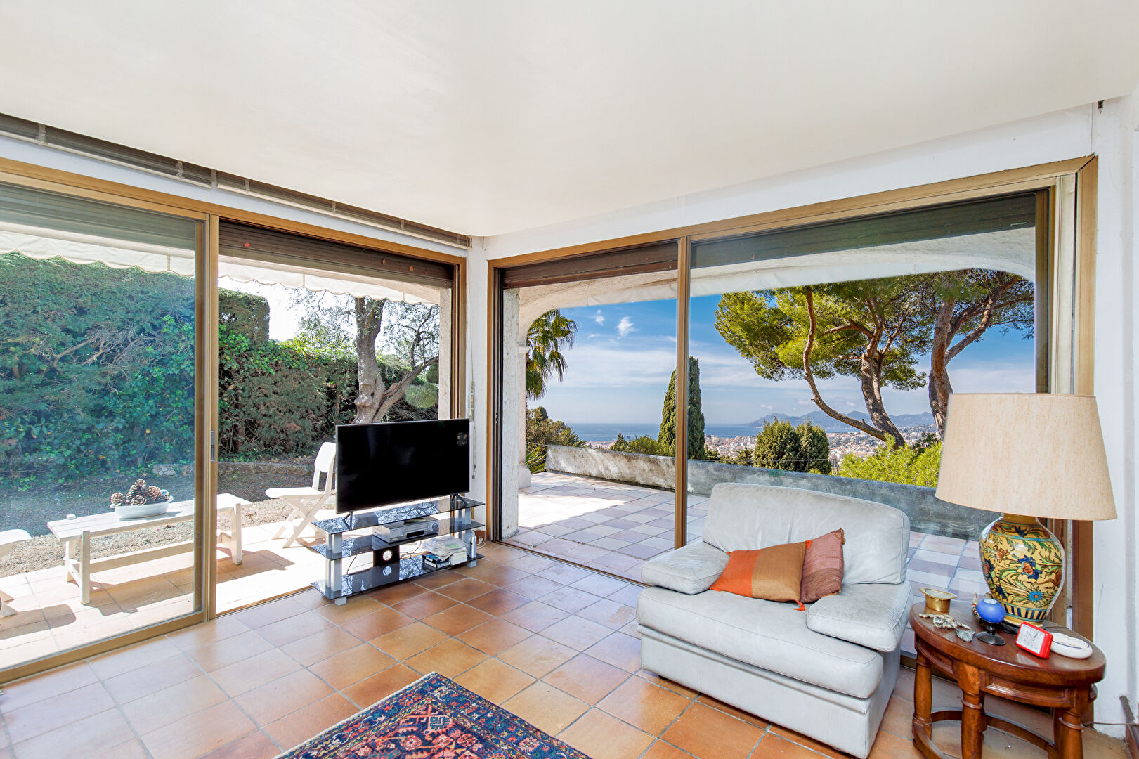 Villa vue mer LE CANNET avec dépendance