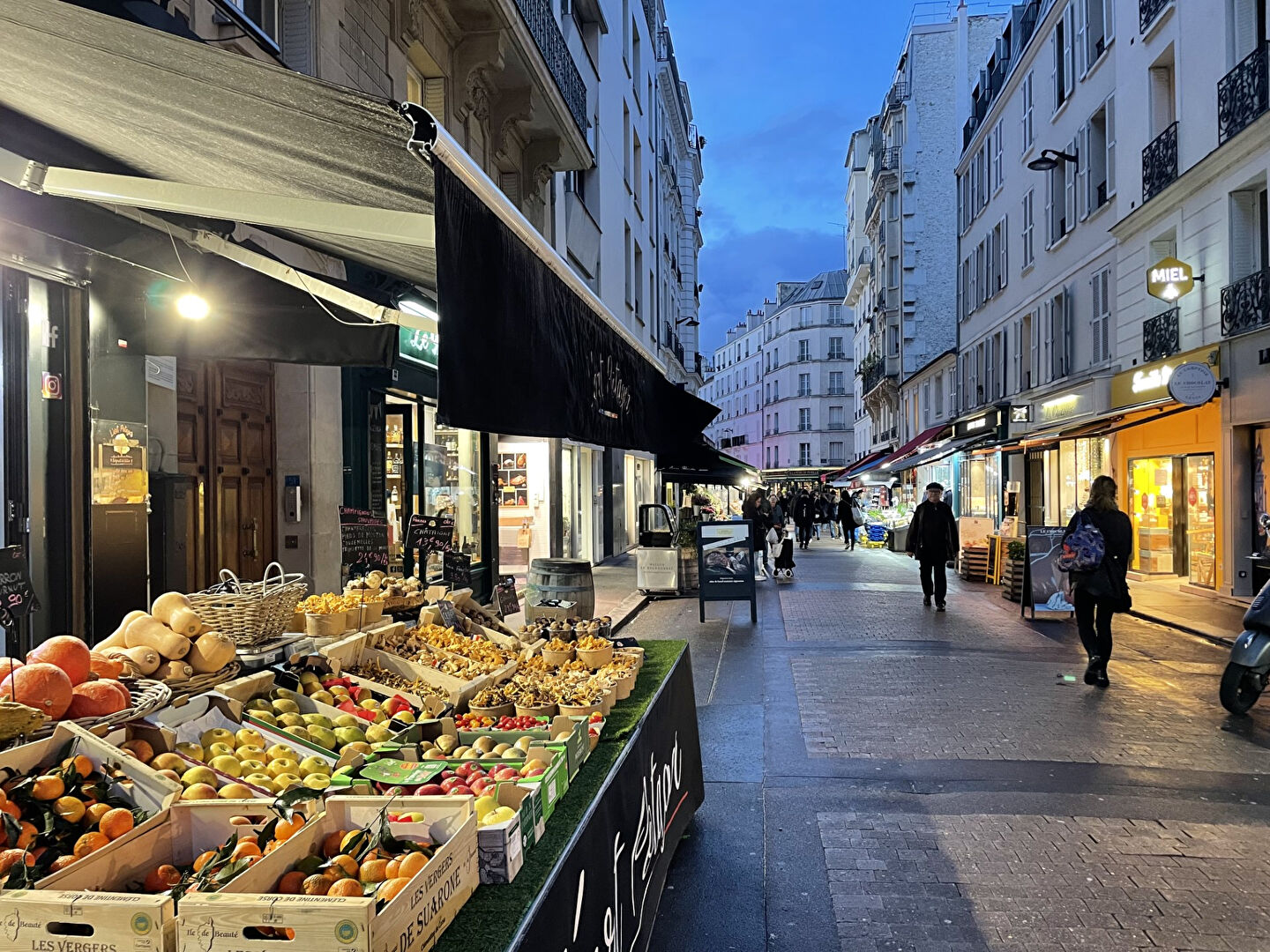 2 pièce(s) 27 m2  - Paris 75017  - proche M°Villiers - M°Malsherbes