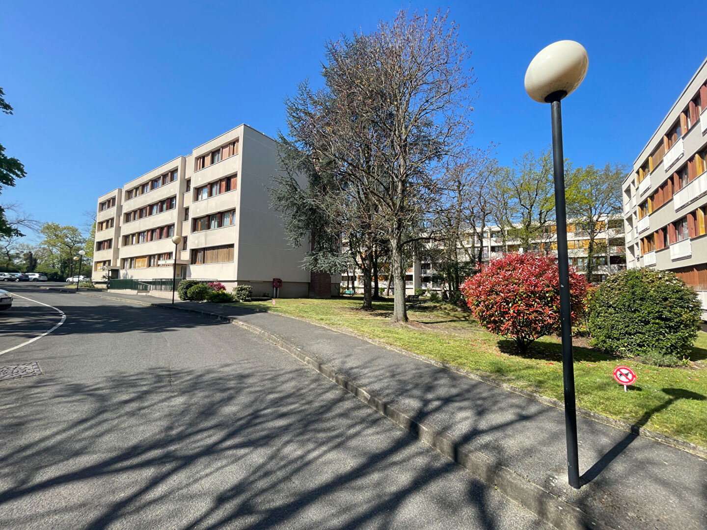 Beauchamp Appartement 3 pièces  73m2 avec balcon au RDC + 1 pk + cave