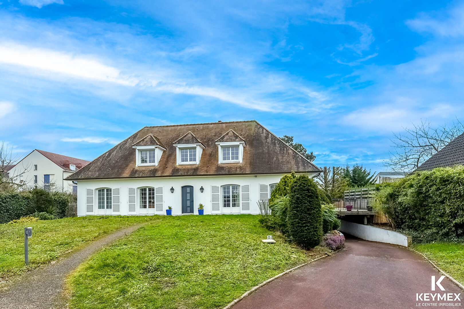 Maison Taverny 10 pièces -263 m2 habitables - 365 m2 au sol + garage