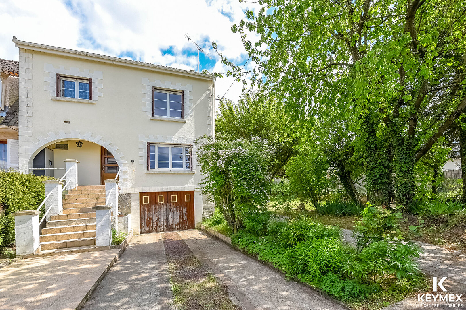 Maison Meriel -  dépendance - 3 chambres -  sous-sol total