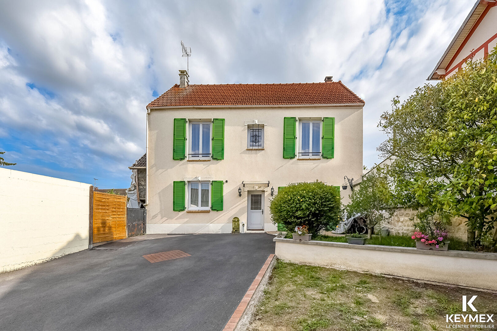 Maison Bruyeres Sur Oise 6 pièce(s) 4 ch, véranda, écoles, collège et gare ligne H.