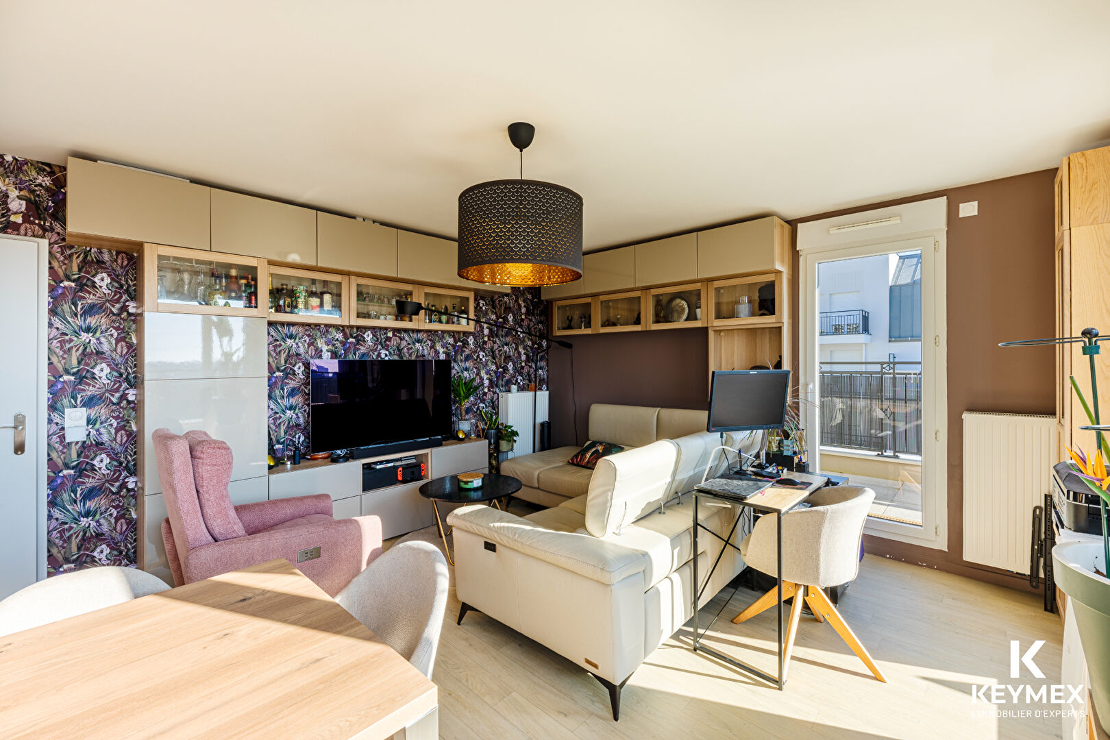 Pontoise Appartement  de standing  5 pièces 100.33 M² +errasse 38 M²,2 garages ,esp coworking