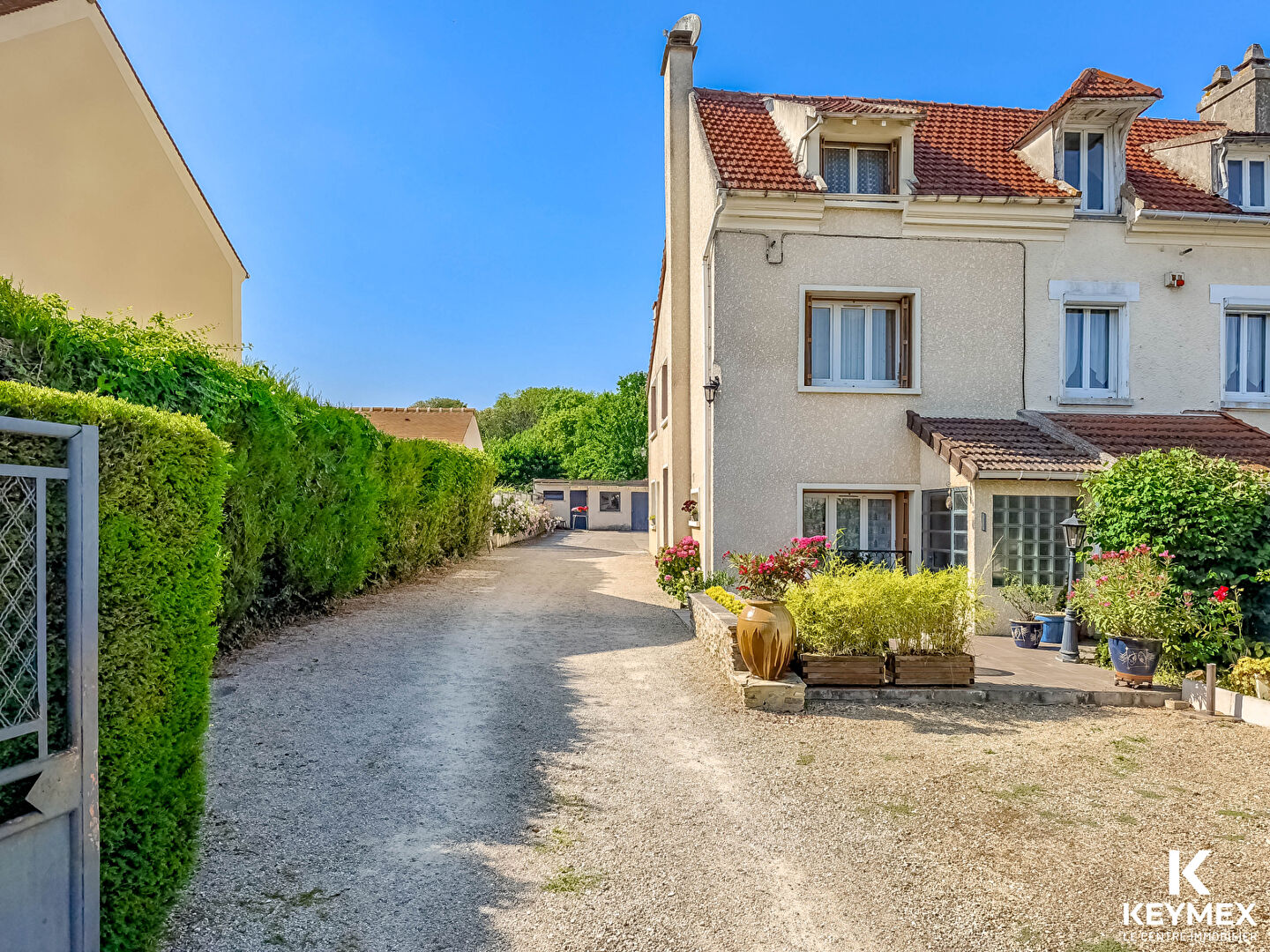 Maison  5 pièce(s) 0130.5 m2