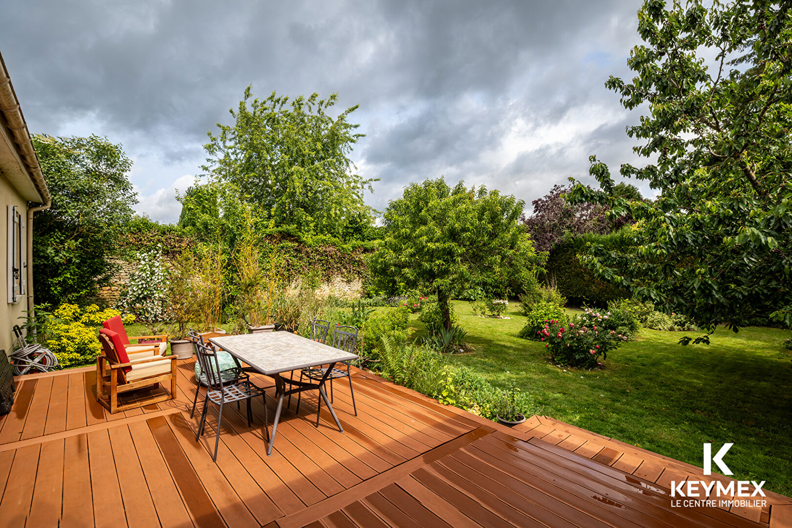 Maison proche Sainte Geneviève 9 pièces 6 chambres Jardin Garage