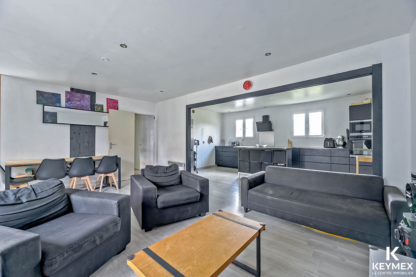 Maison 3 chambres, jardin, sous-sol. Proche  centre-ville, collège et école.