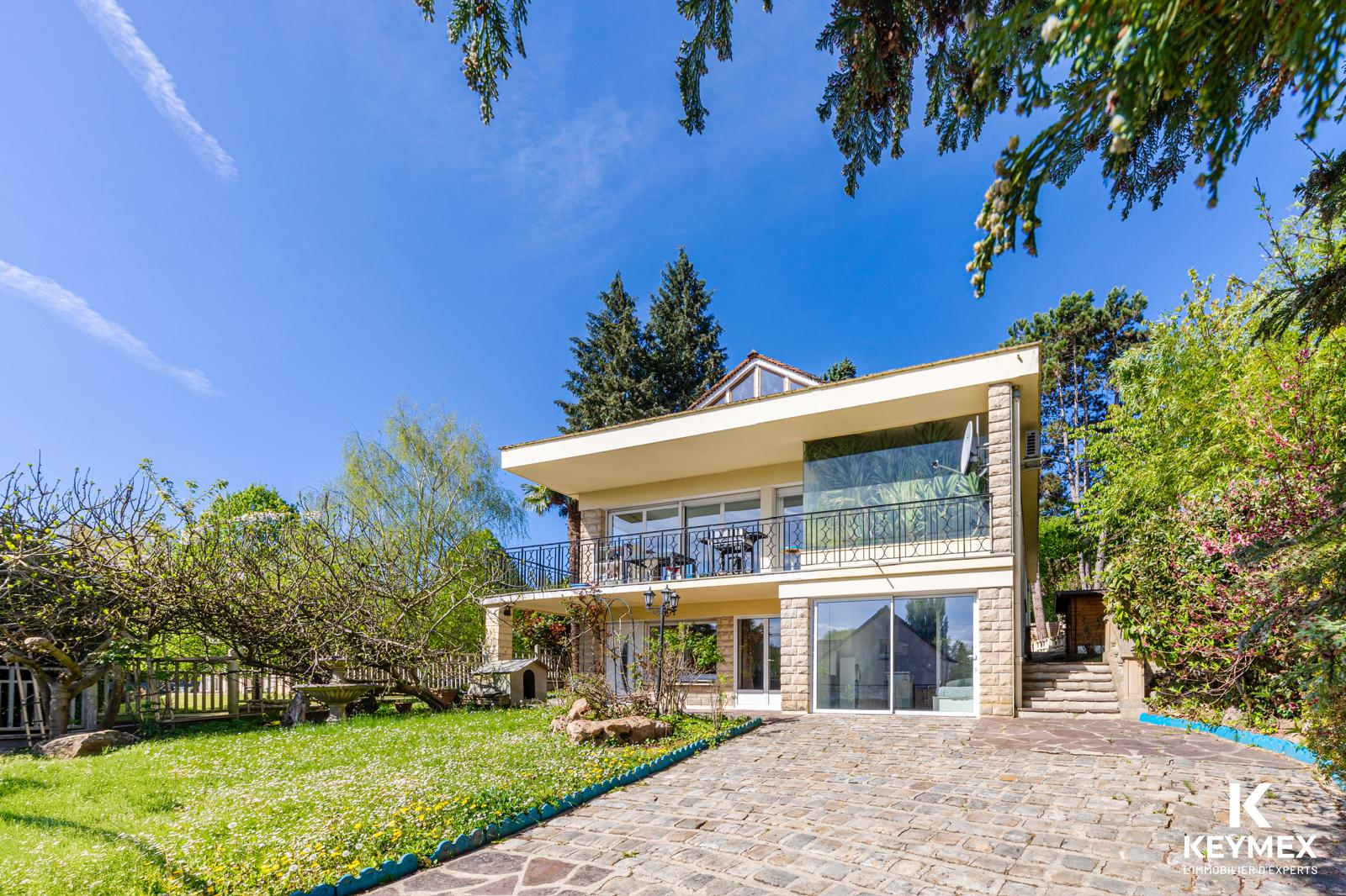 Maison Parmain 12 pièces 255 m² - proche l'Isle Adam