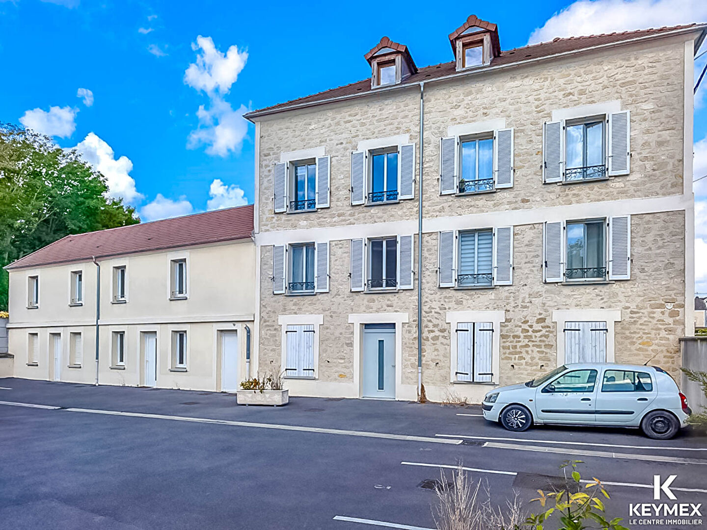 Immeuble à Persan 350m2