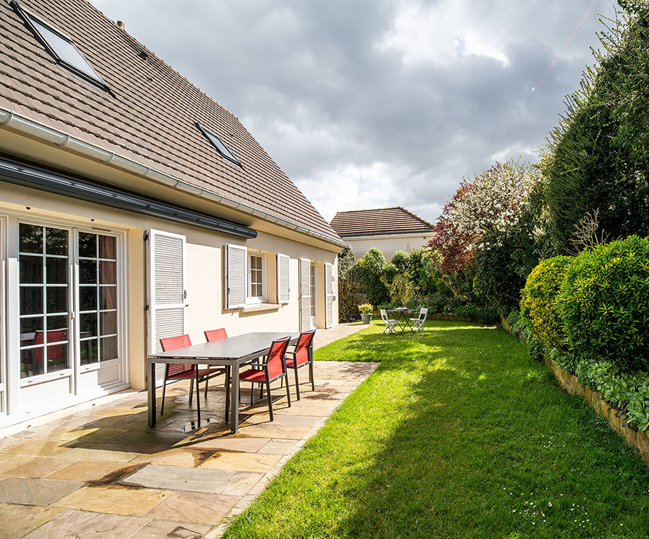 Maison 7 pièce(s) 159 m2 carrez, 170 m² utiles et terrain de 590 m²