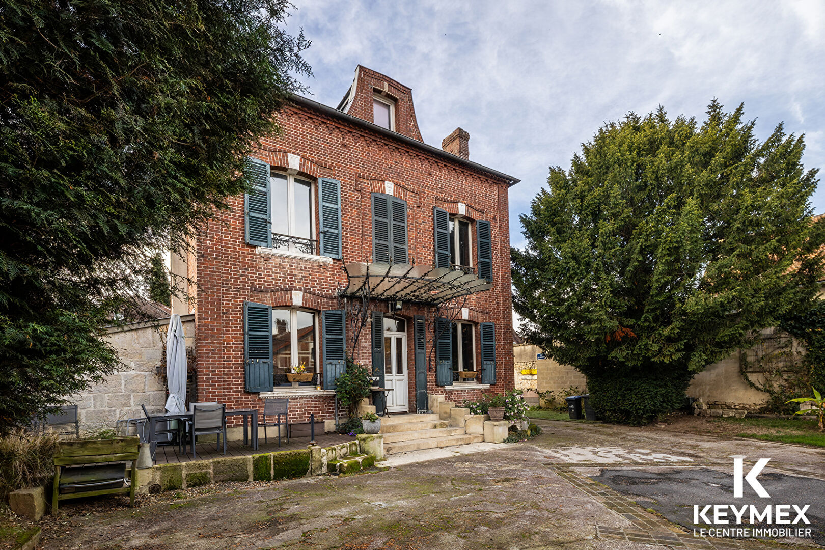 Maison de Maître - Neuilly-En-Thelle - 7 pièces - seconde habitation - Proche centre ville