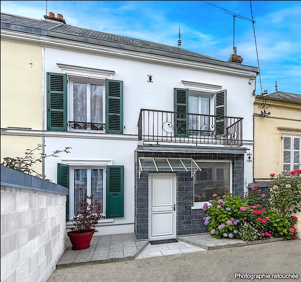 Méru Maison individuelle de 6 pièces 3chambres + 1 bureau, une grande cour + Terrasse et jardin